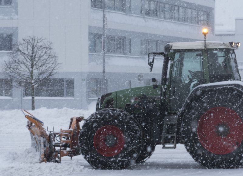 Snow Clearing at a Commercial Property